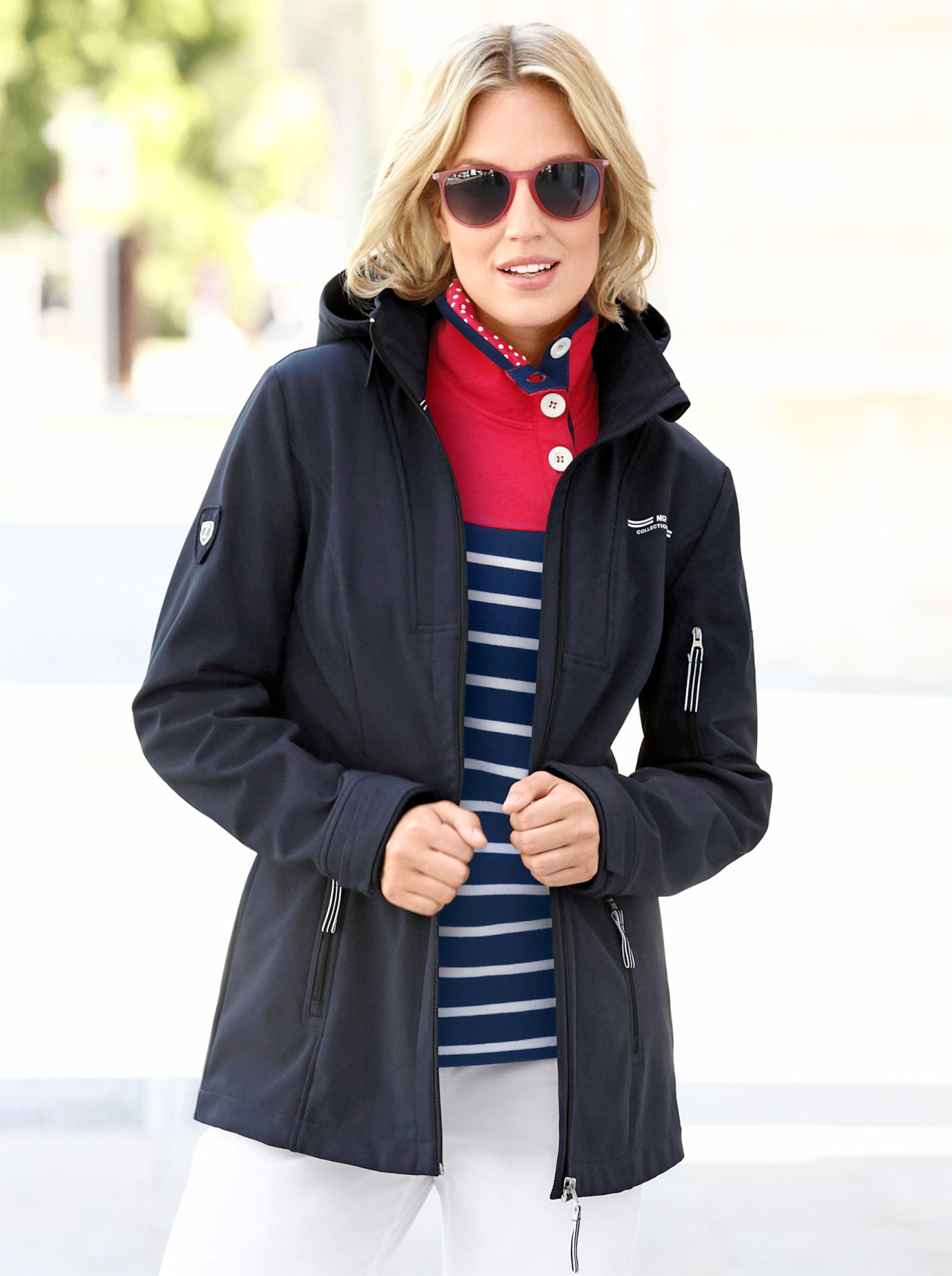 Softshelljacke in marine
