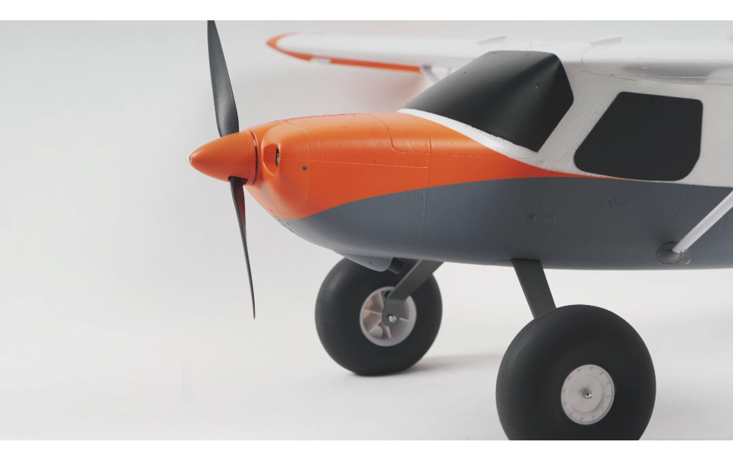 Motorflugzeug Tasman 1500 mm STOL Trainer PNP<br>AMXPlanes Tasman Trainer Modell mit Buschräder