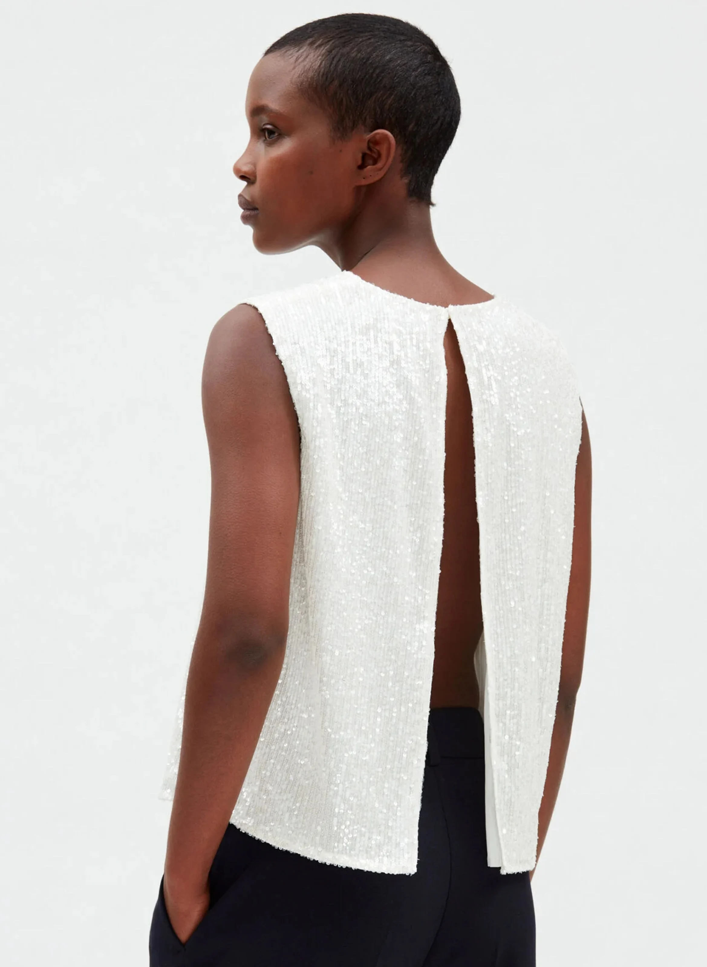 Top col rond brodé à sequins| Blanc