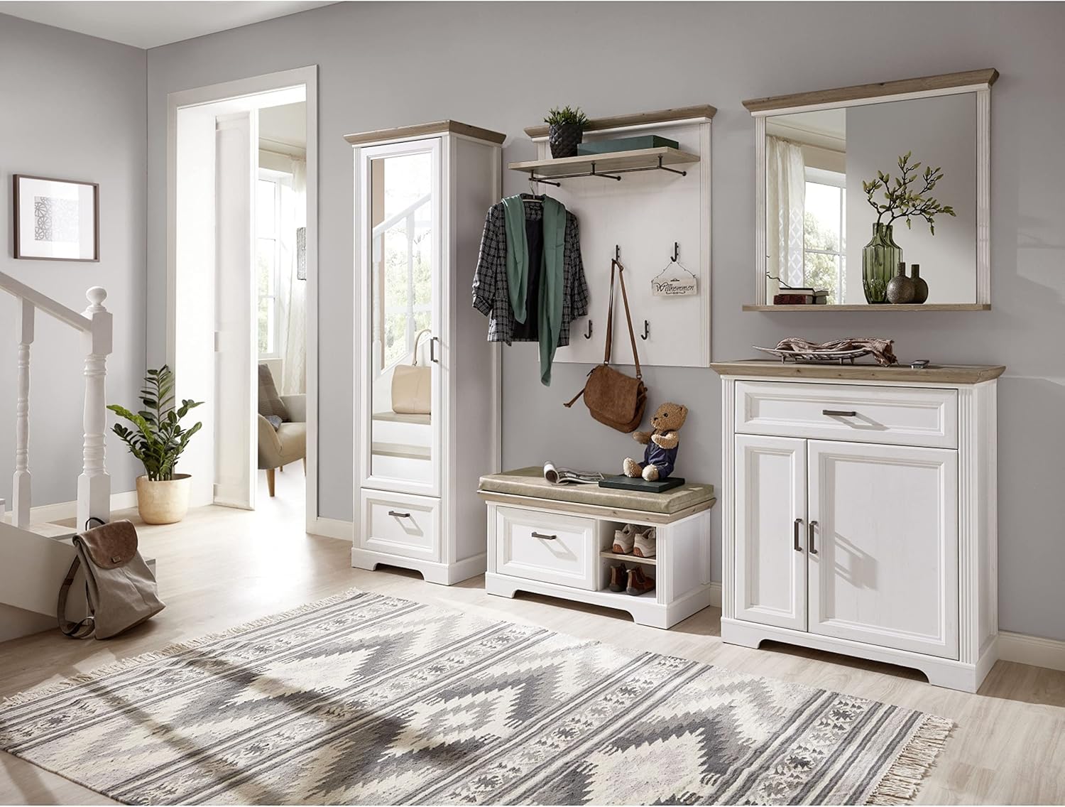 Stella Trading JASMIN Flurgarderoben Set in Pinie hell, Artisan Eiche Optik - Landhausstil Garderobenset 5-teilig für Ihren Eingangsbereich - 280 x 204 x 41 cm (B/H/T)