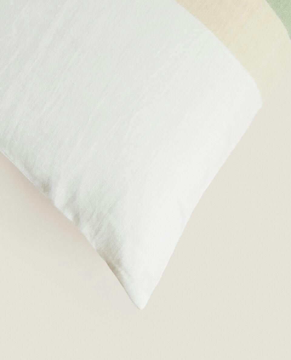 CAPA DE ALMOFADA LISTRADA