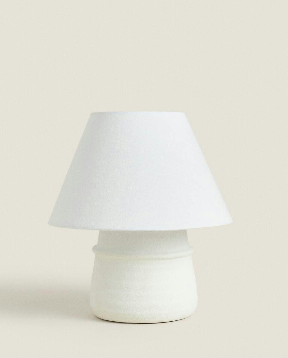 LUMINÁRIA DE CERÂMICA COM CÚPULA DE LINHO