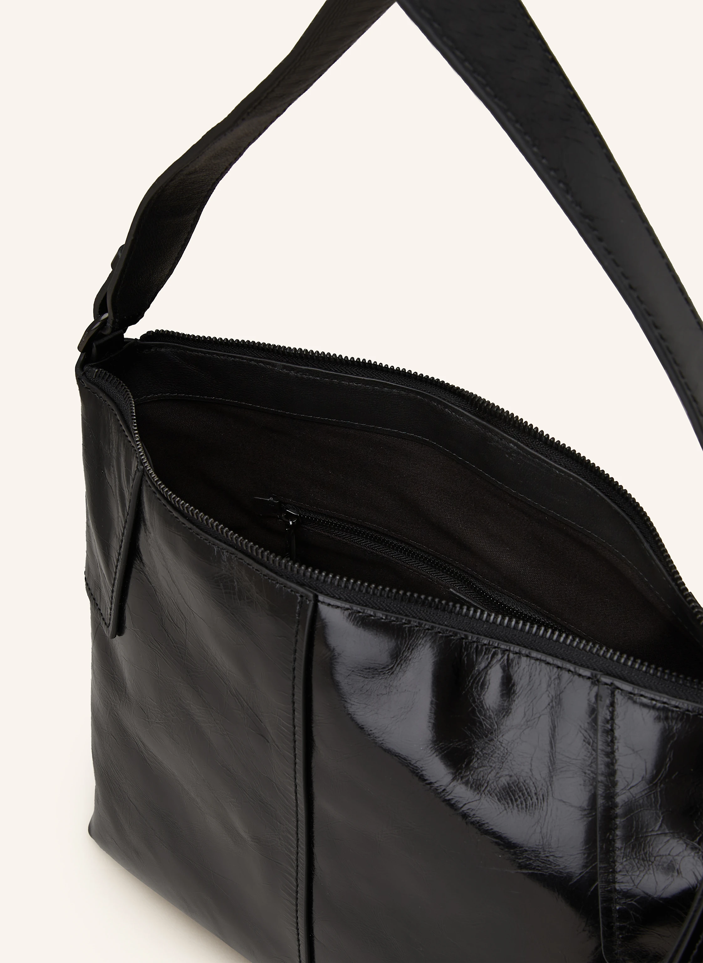 LIEBESKIND Handtasche MILA MEDIUM