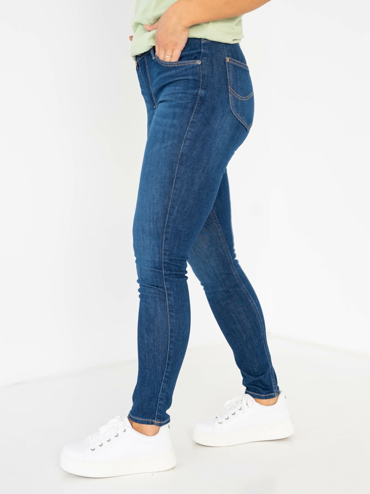Scarlett Skinny High