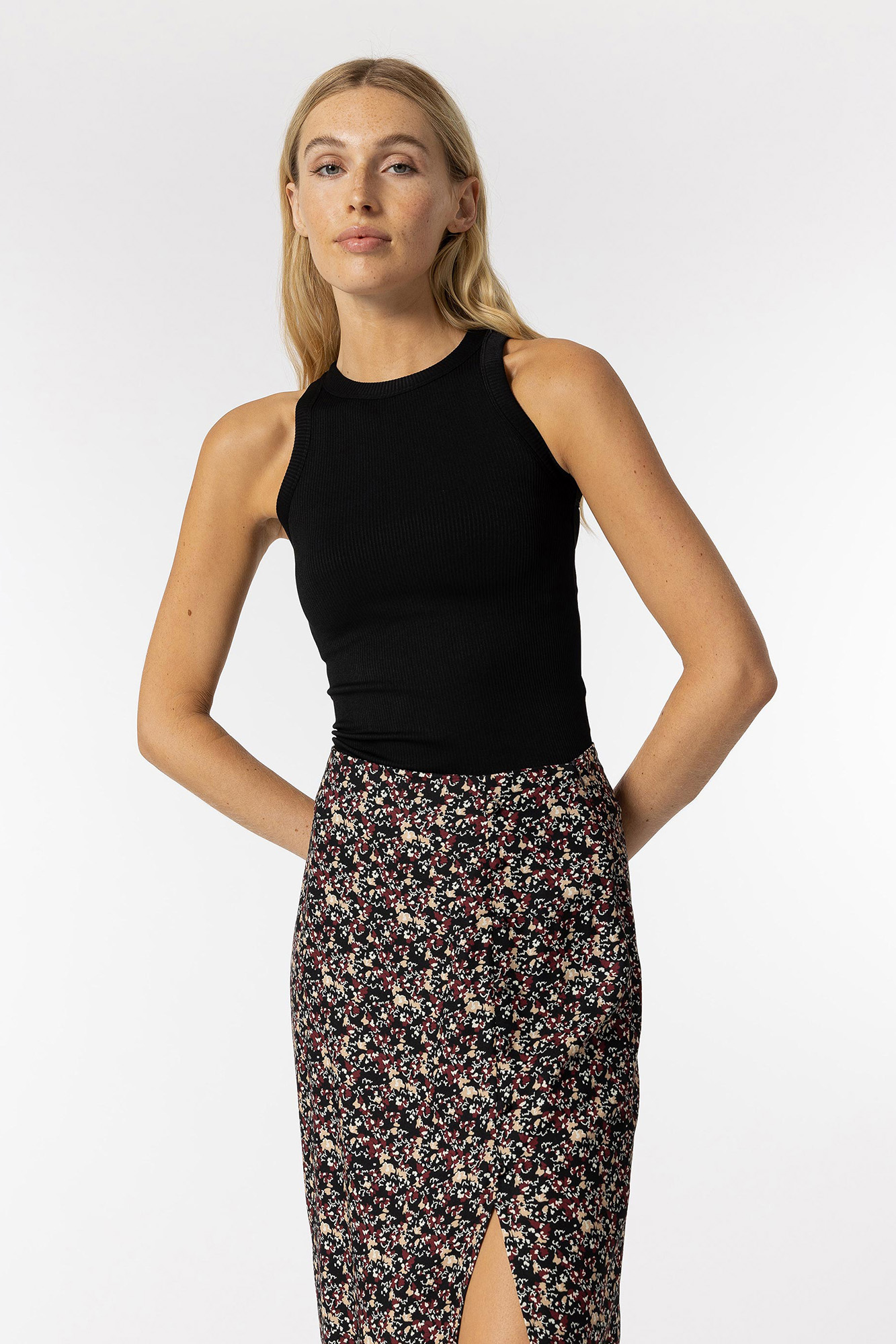 Saia midi com estampa floral