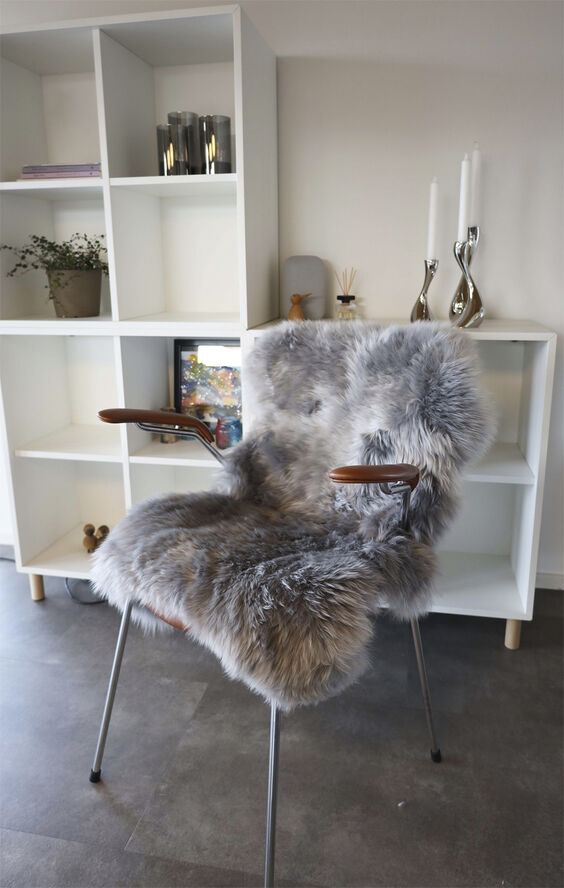 NATURES Collection 90cm-up New Zealand Sheepskin, Long Wool Light Grey 90x60