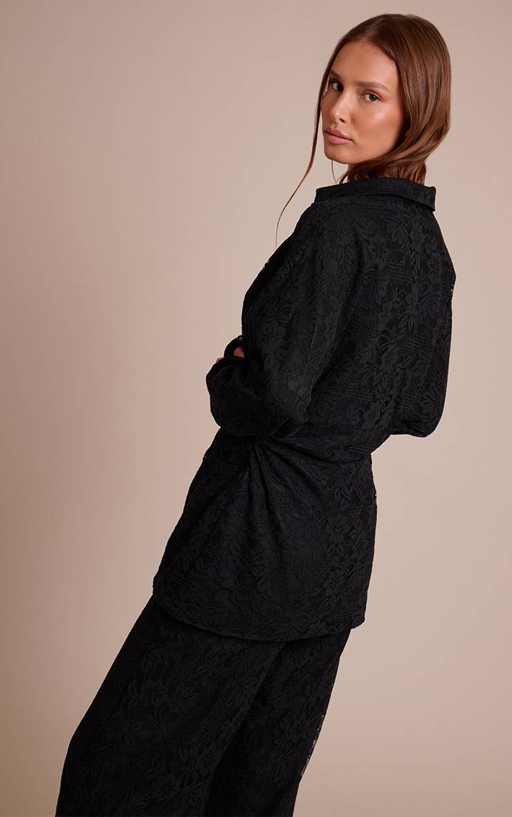 Noir Chemise Plongeante Cintrée En Dentelle