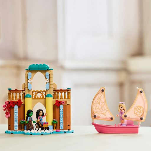 LEGO Wicked Glinda, Elphaba og Nessarose På Shiz-Universitetet - 75681