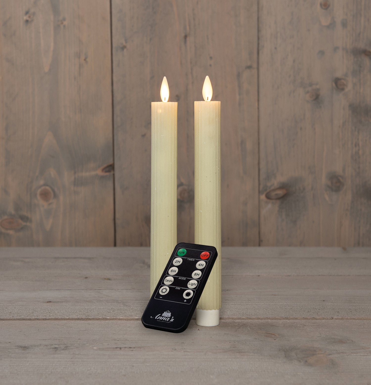 Anna's Collection LED dinerkaars Rib bewegende vlam met timer ivoor D 2,2 H 23 cm 2 stuks