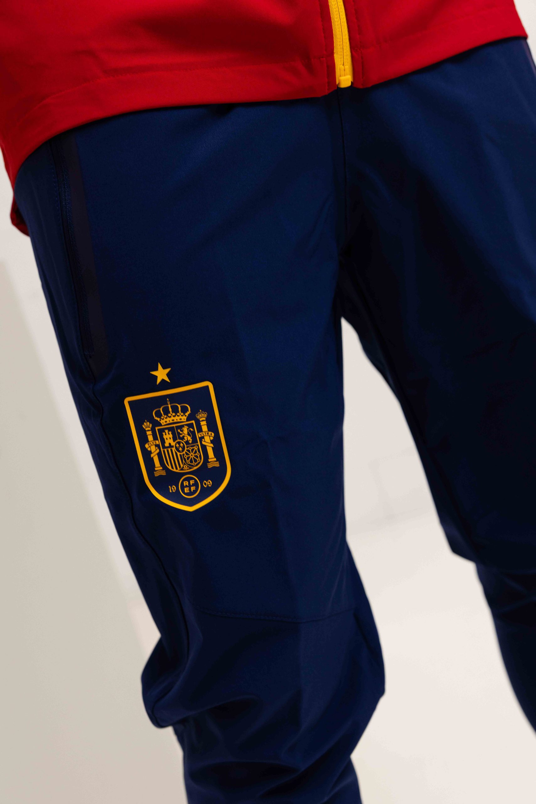 Spanje Tiro Travel Trainingspak Senior 2026/2028