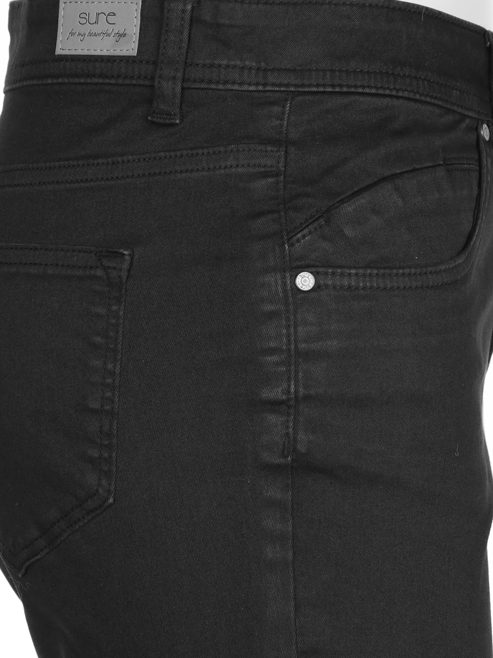 Damen Bermuda in Slim Fit