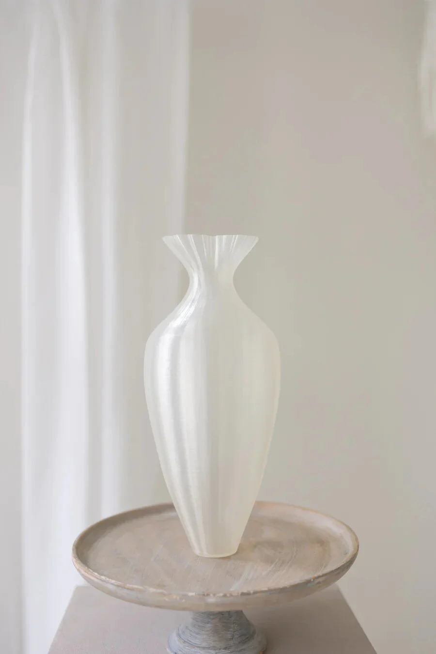 BLOOM OBJECTS  Tempus vase, ivory - H30 cm.