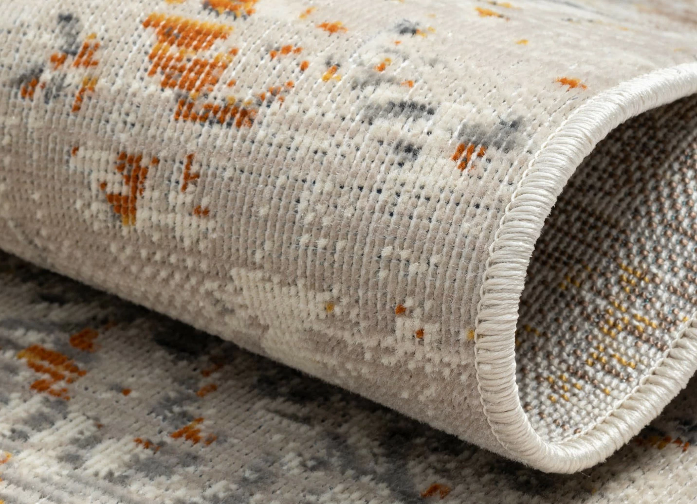 Robuster Teppich im modernen Used-Look