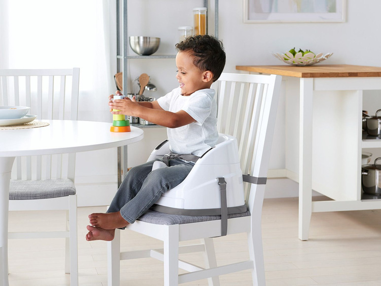 Stoelverhoger en kinderstoel in 1