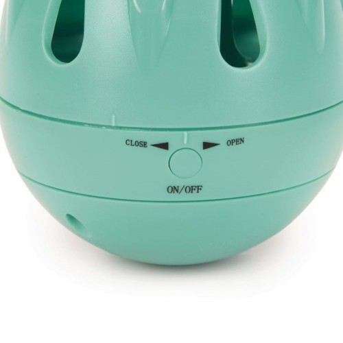 Brinquedo verde e instável para gatos