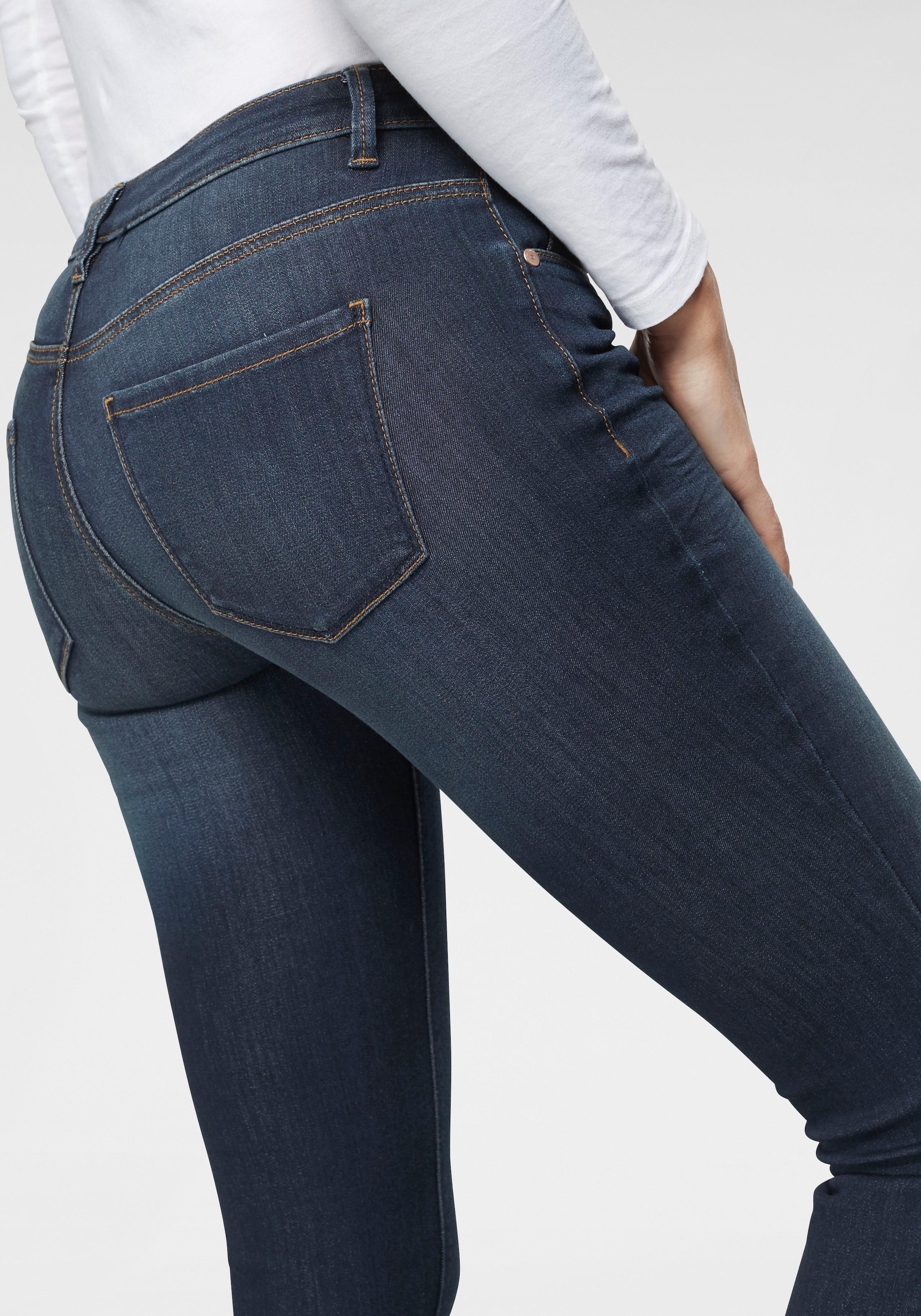 TOM TAILOR Skinny-fit-Jeans , in figurbetonter 5-Pocket-Form