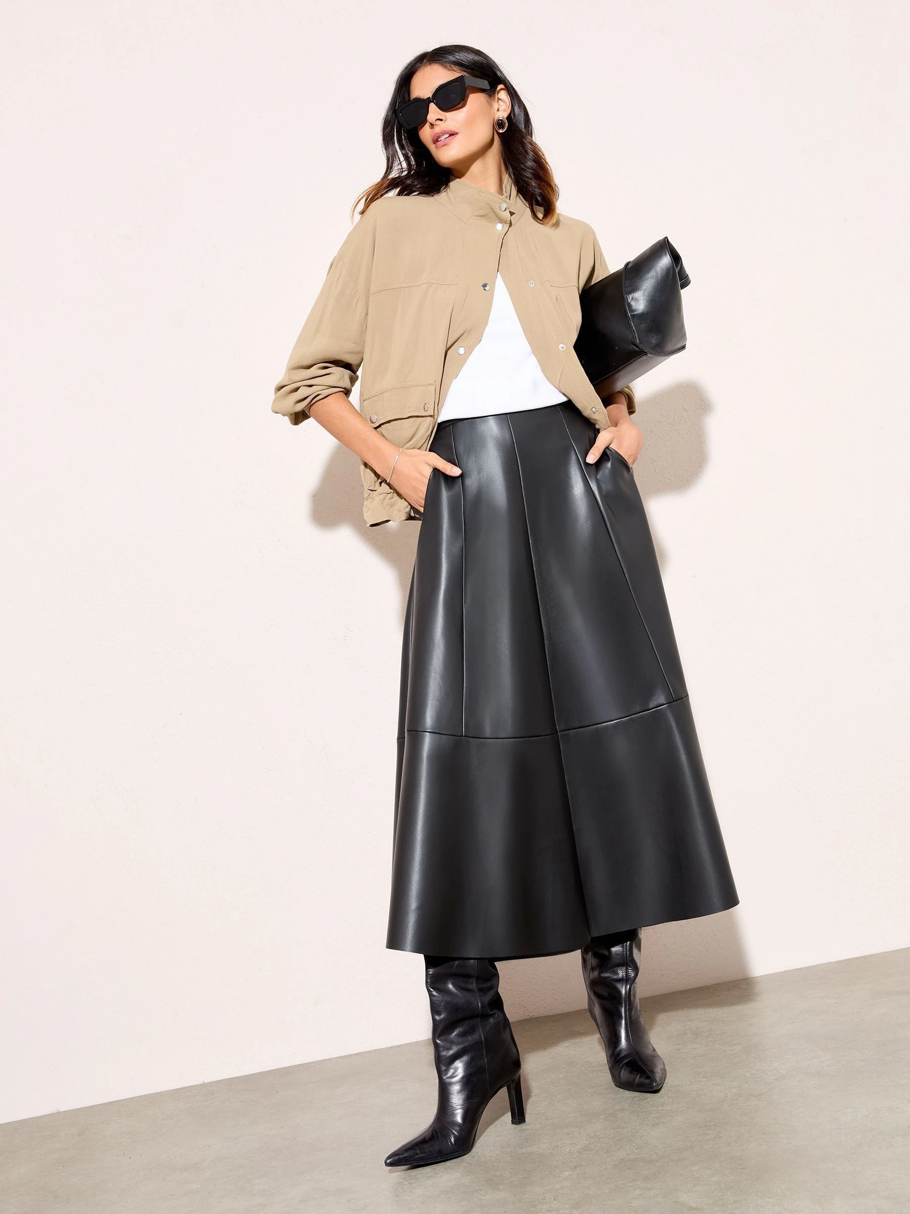 Zwart - Friends Like These Faux Leather Midi Skirt