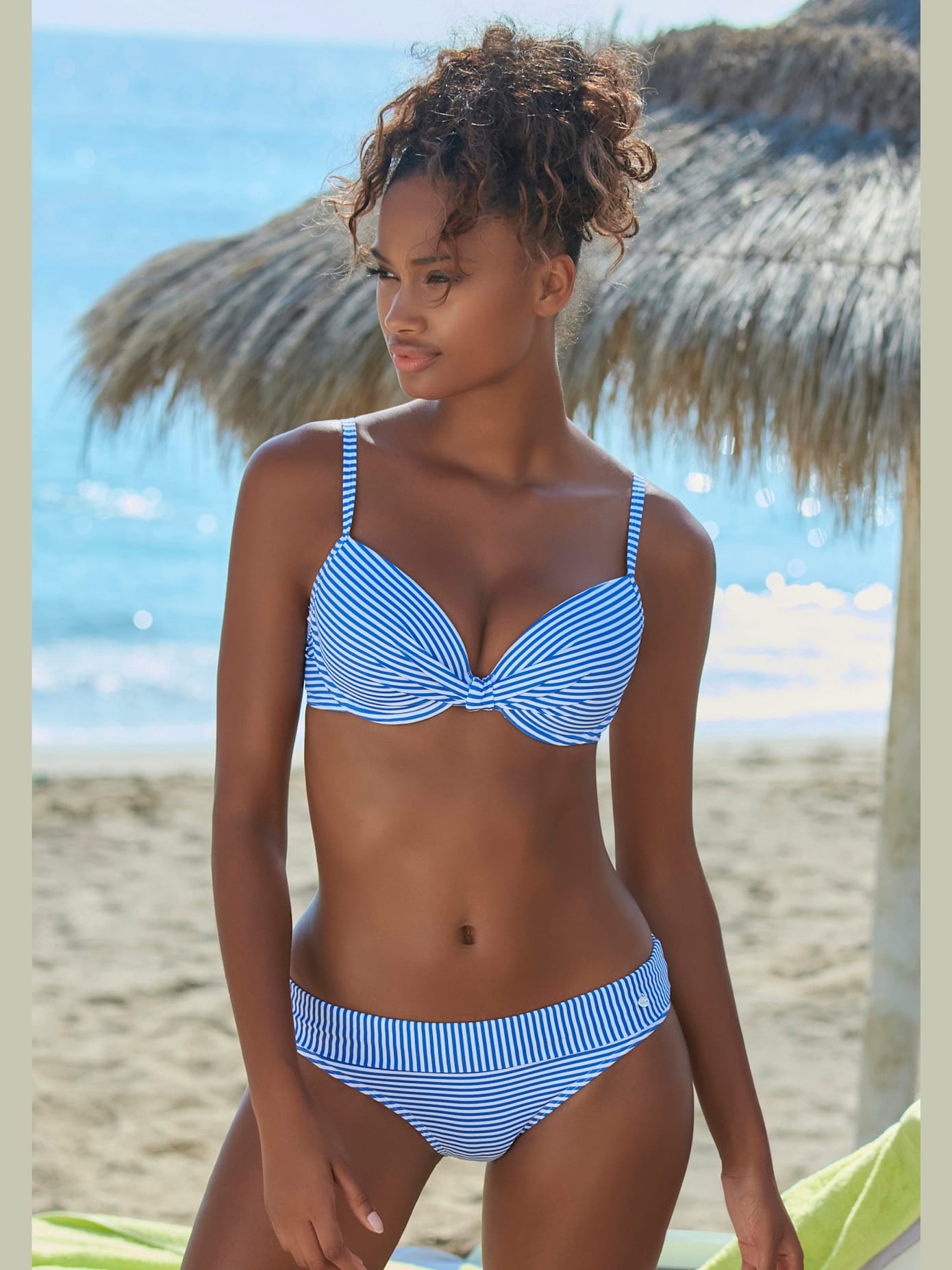 Maillot de bain à armatures motif rayé marin