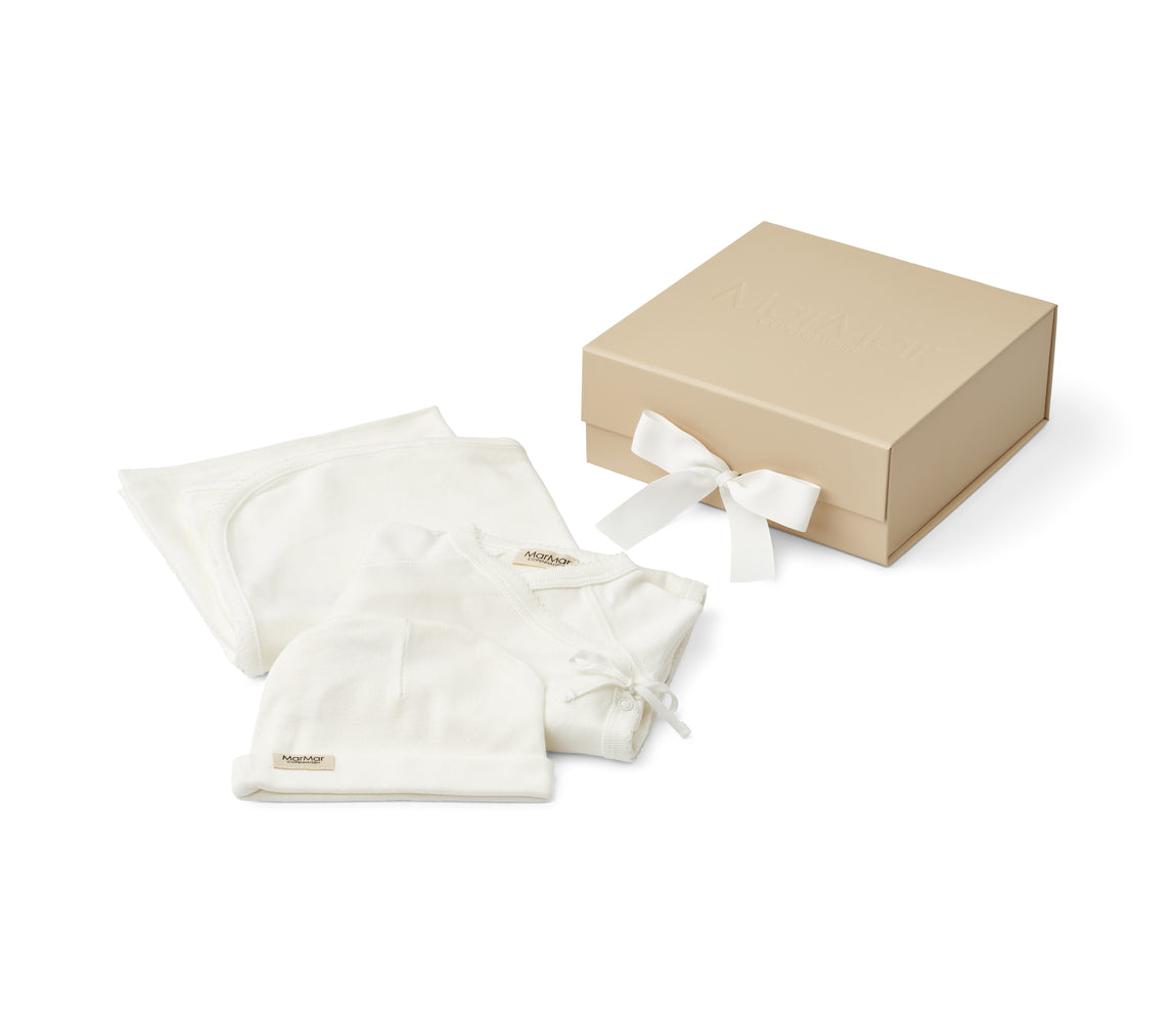 New Born Gift Box 3 Pcs - Gentle White