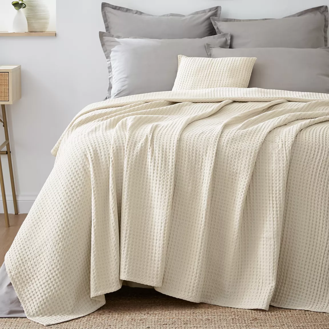 Couvre-lit coton nid d'abeille (180 x 220 cm) Maya Beige pampa