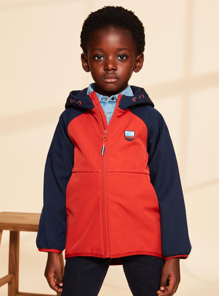 Blouson rouge à capuche