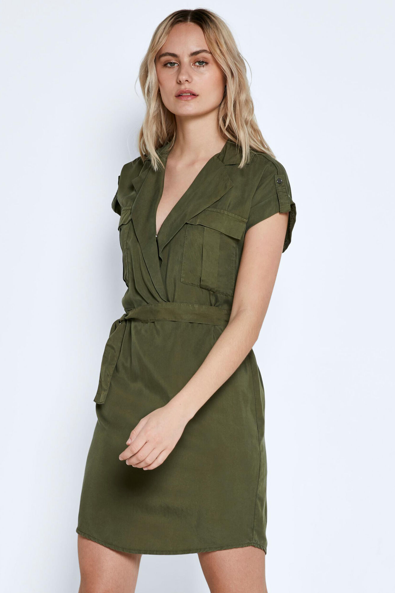 Vestido curto tipo camisa em Lyocell Tencel