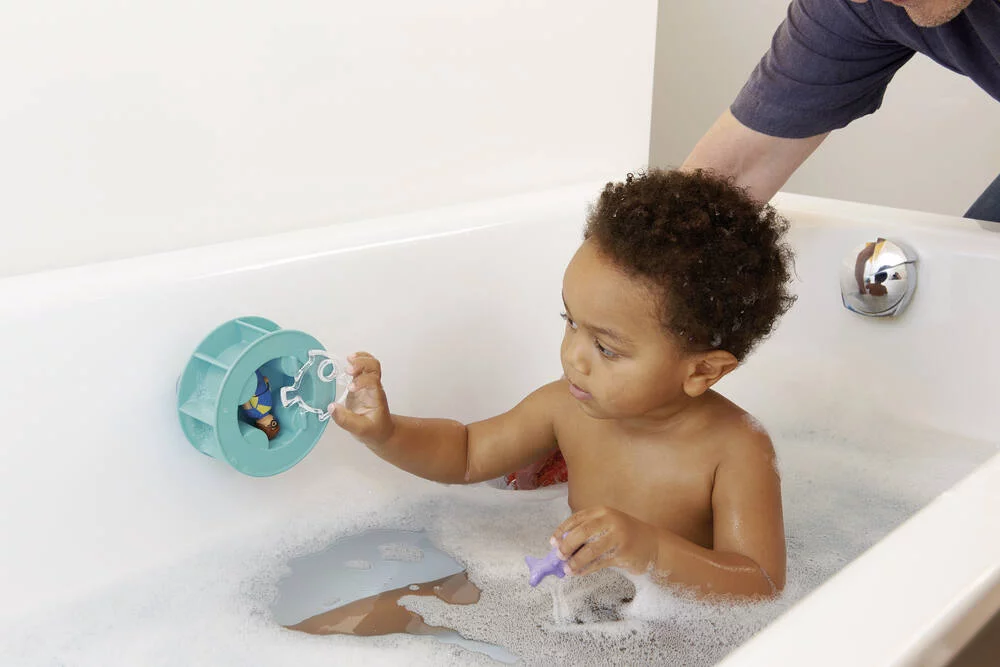 ROUE AQUATIQUE ET REQUIN 70636