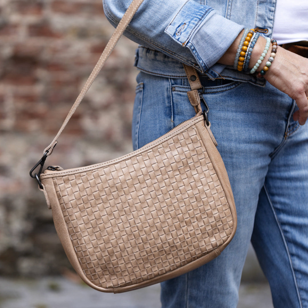 Hand/schoudertasje 'Elvira' gevlochten beige BEIGE