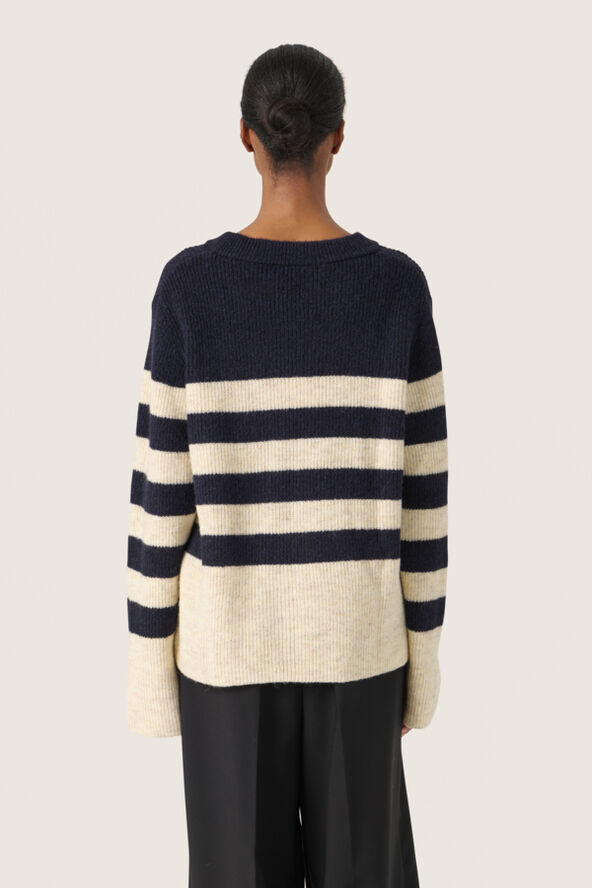 Soaked in Luxury SLSelta Striped Pullover Night sky w sandshell stripe