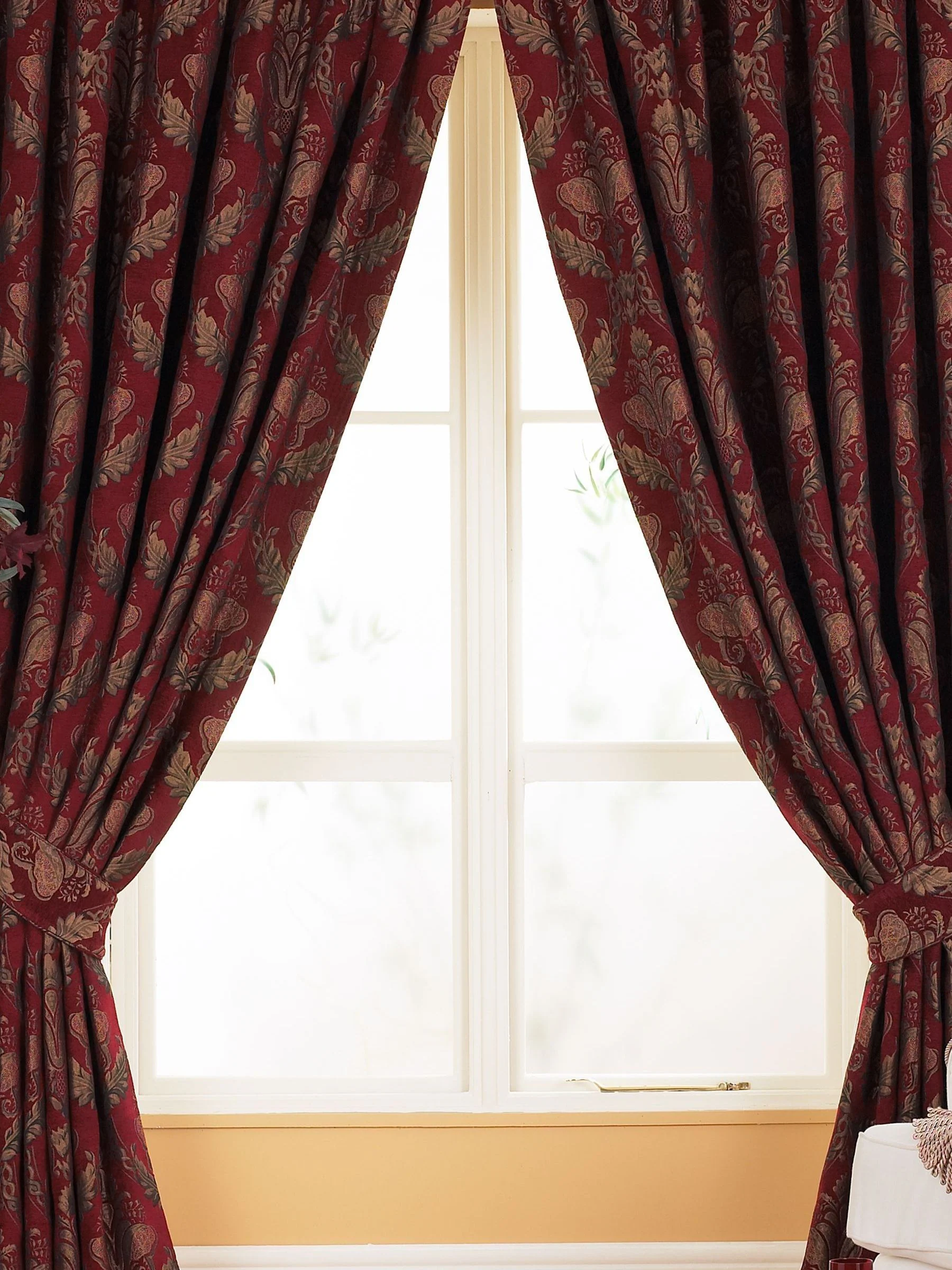 Paoletti Shiraz traditionele jacquard gordijnen met plooibanden