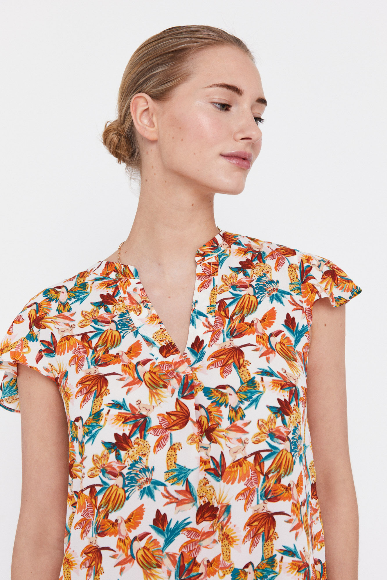 Blusa com mangas franzidas - Estampa branca