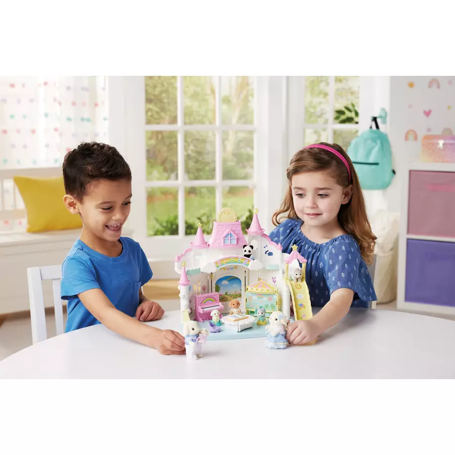 Sylvanian Families® Erlebniskindergarten “Sonnenschloss”