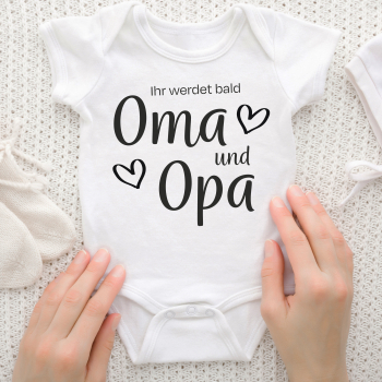 Baumwoll Baby Body Kurzarm Strampler mit Botschaft (Gr. 62/68) - Ihr werdet Oma und Opa