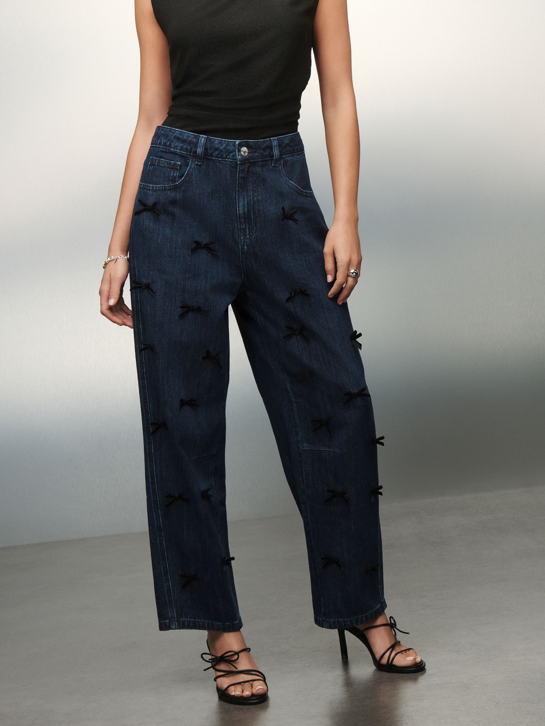 Blauw met wassing - Barrel jeans met strik