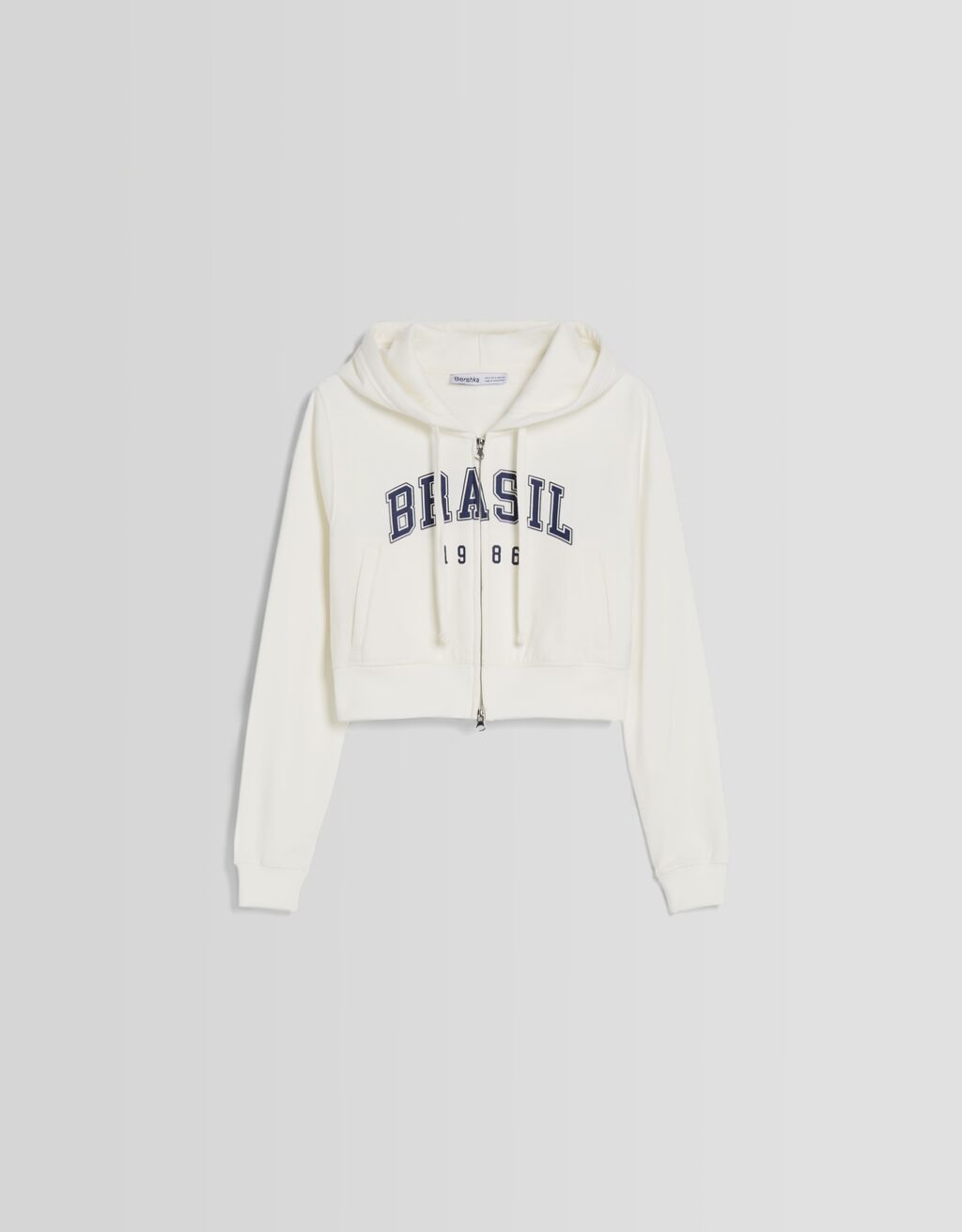 Blusa de moletom cropped com zíper e estampa.