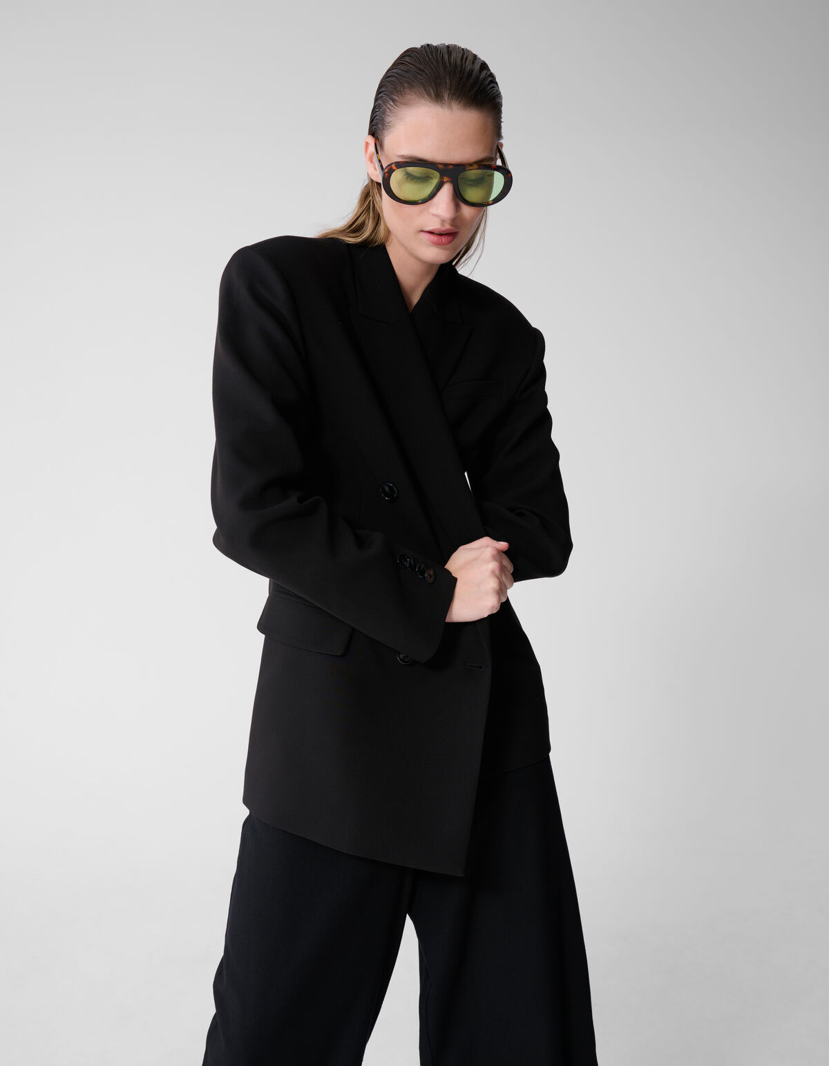 Big Shoulder Blazer Zwart By Lonneke
