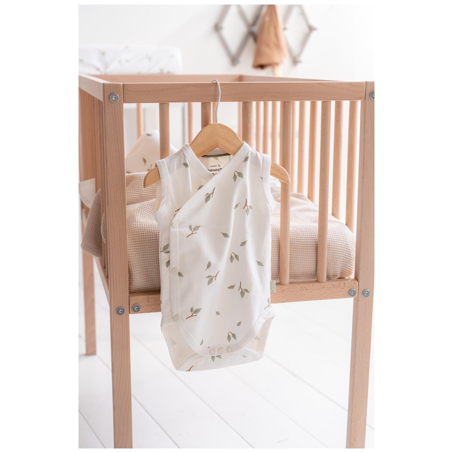 Prénatal newborn romper Pure mouwloos all over print wit