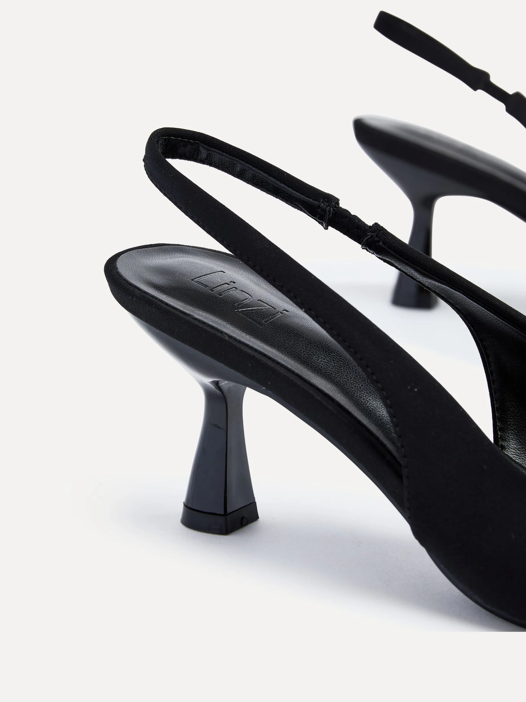 Zwart - Linzi Presley pumps met naaldhakken en spitse neus
