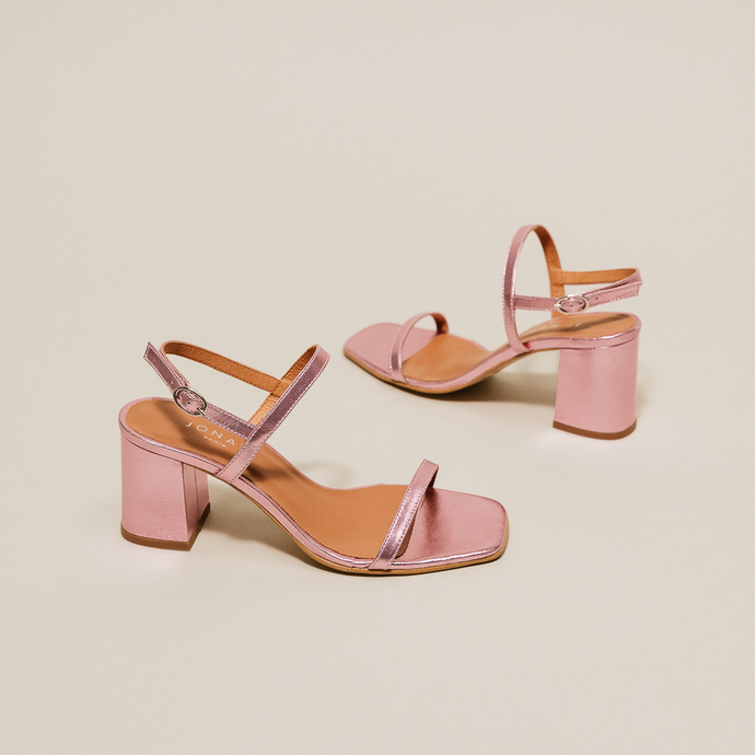 Sandales ouvertes à talons  en cuir metallisé rose