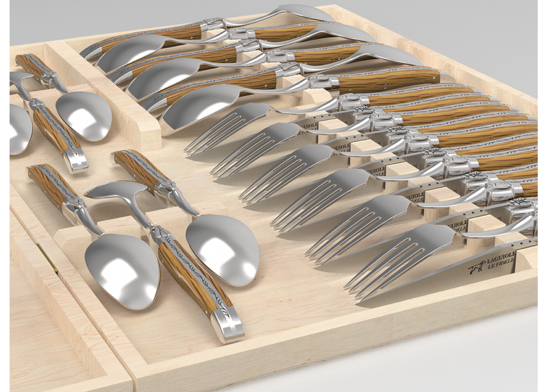 Service Laguiole de 24 pièces avec un manche en bois de chêne et mitres en acier inoxydable