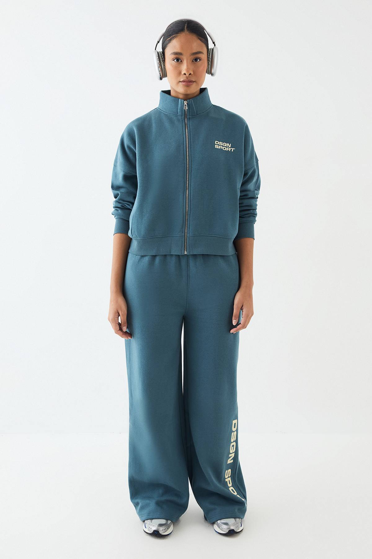 Survêtement Bomber DSGN Studio Sport à Col Montant et Fermeture Zippée