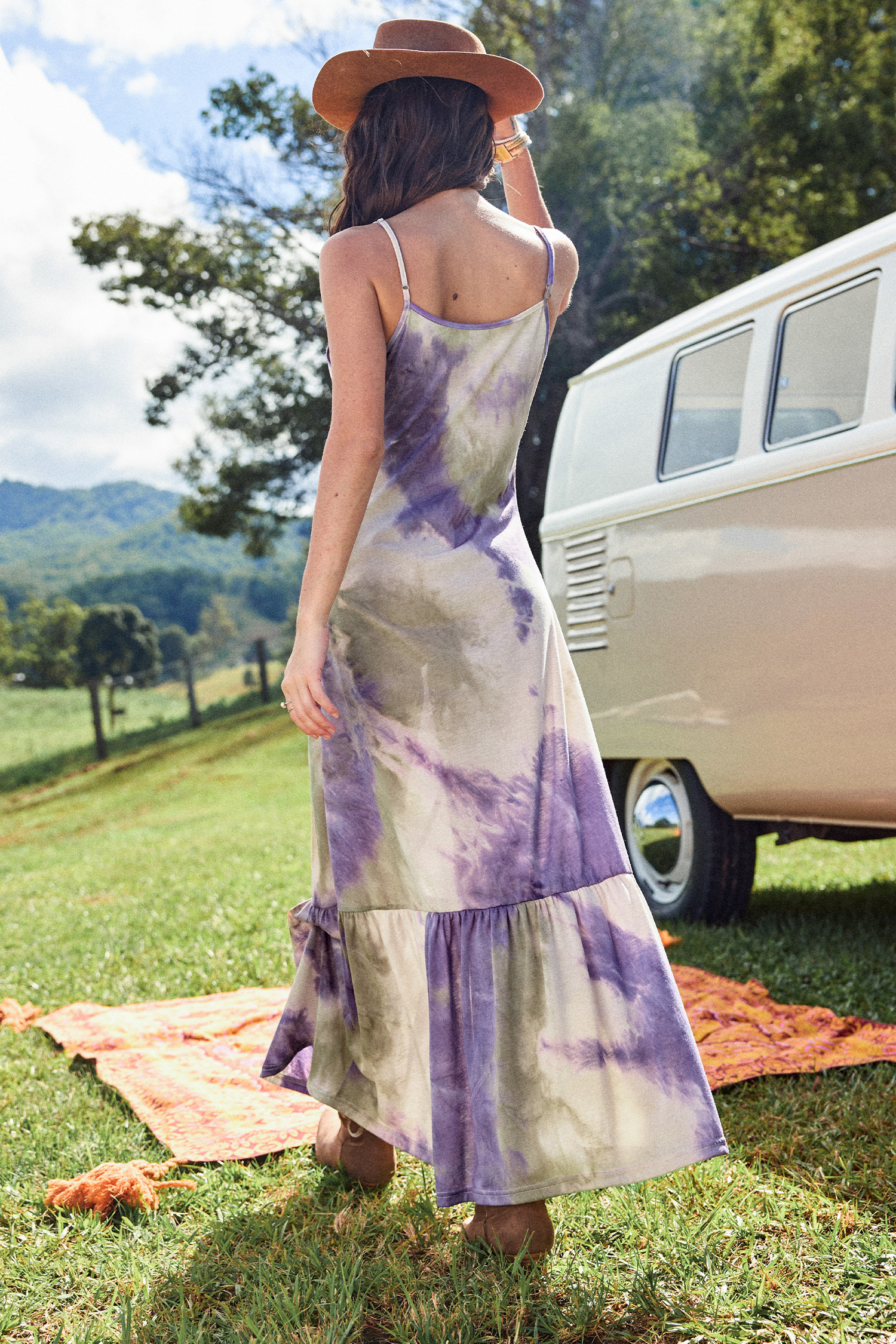 Robe maxi sans manches à col scoop tie dye