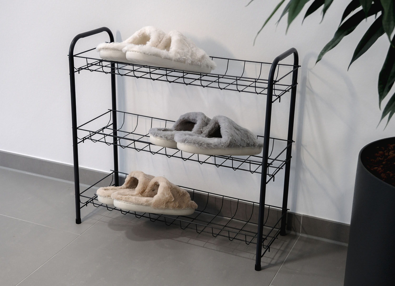 Metall-Schuhregal mit 3 Körben
