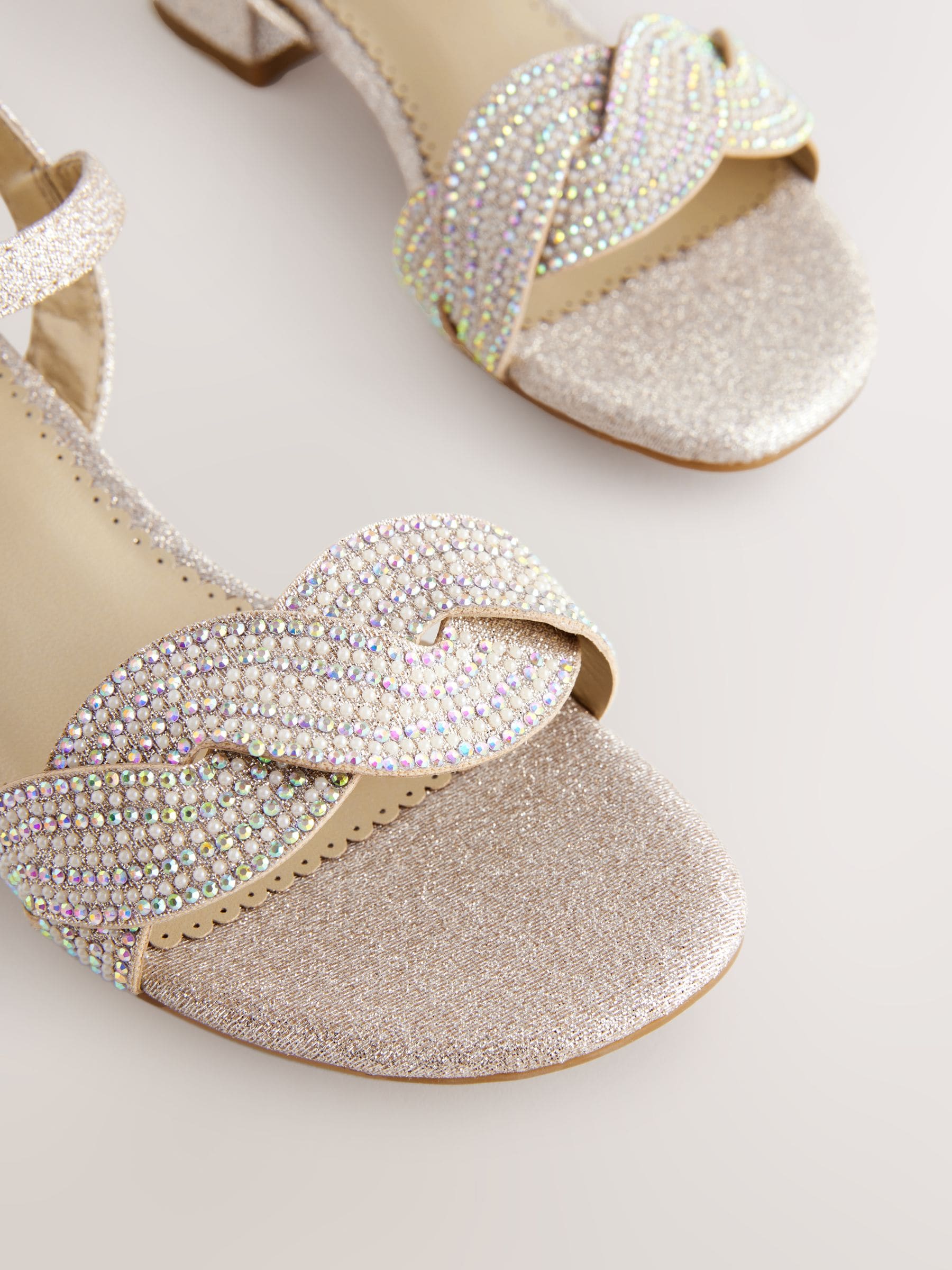 Ivoorkleurig met glitters - Sandaal met hak