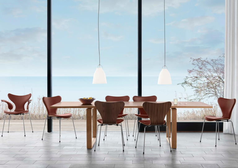 Fritz Hansen Vlinderstoel Series 7 stoel naturel walnootfineer