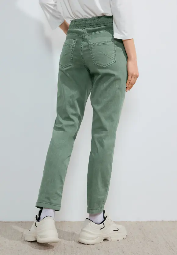 Casual Fit Joggpants - raw salvia green