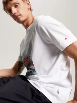 Camiseta com estampa de paisagem