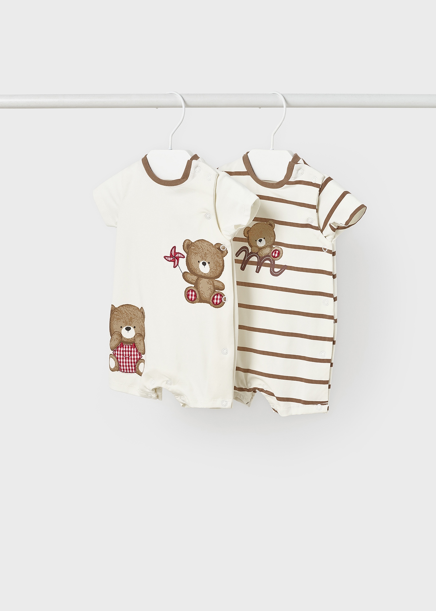 Conjunto de 2 pijamas curtos de algodão sustentável para recém-nascidos.