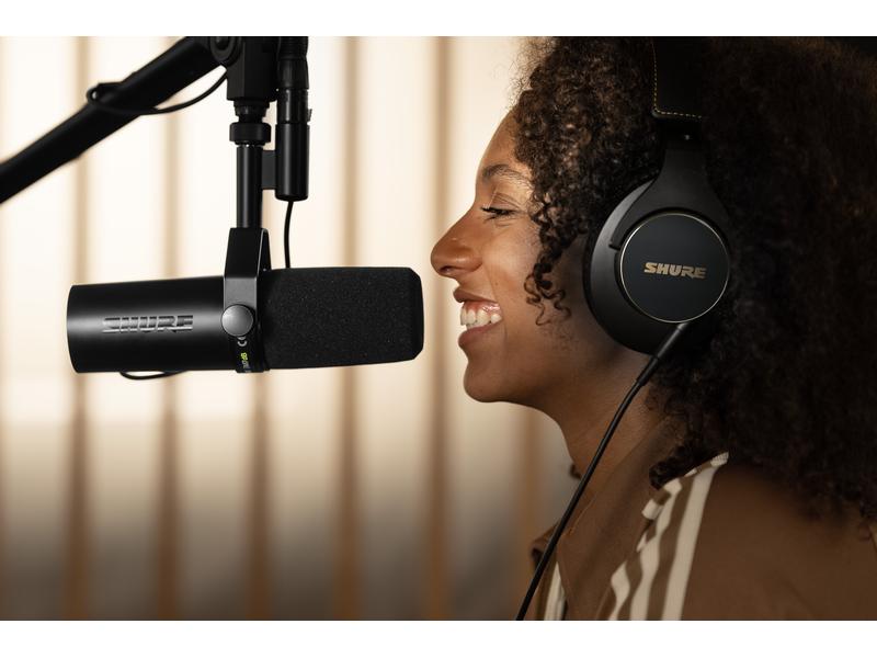 Shure Mikrofon SM7DB Dynamisches Mikrofon mit Preamp und legendärem Klang