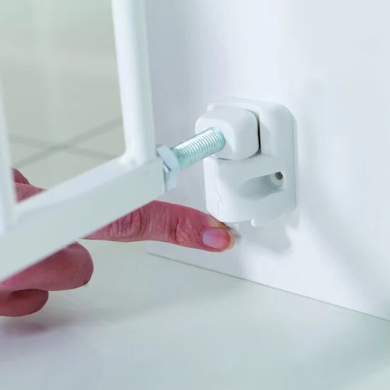 Barrière de sécurité extensible en métal   de               Munchkin